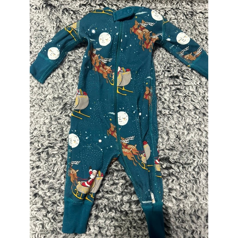 Hanna Andersson Sleeper size 50 (0-3 months).EUC. Only wore once. Adorable!